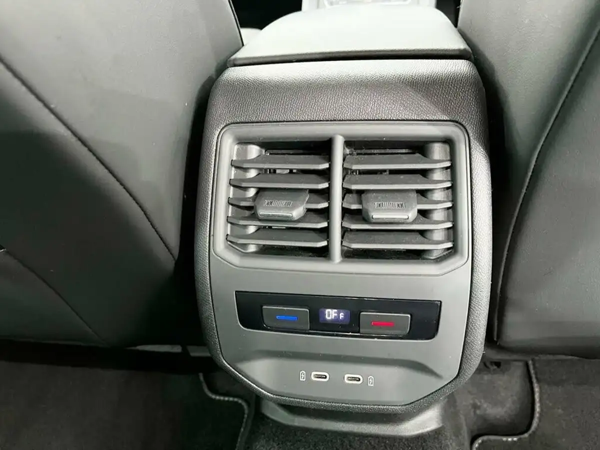 2021-seat-leon-14-e-hybrid-xcellence-hatchback-big-36