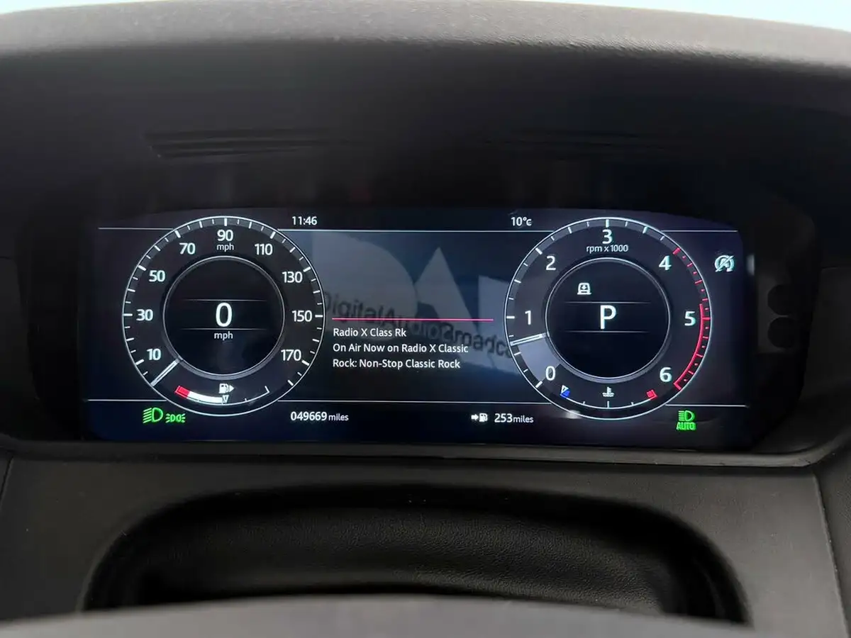 2018-land-rover-range-rover-velar-big-49