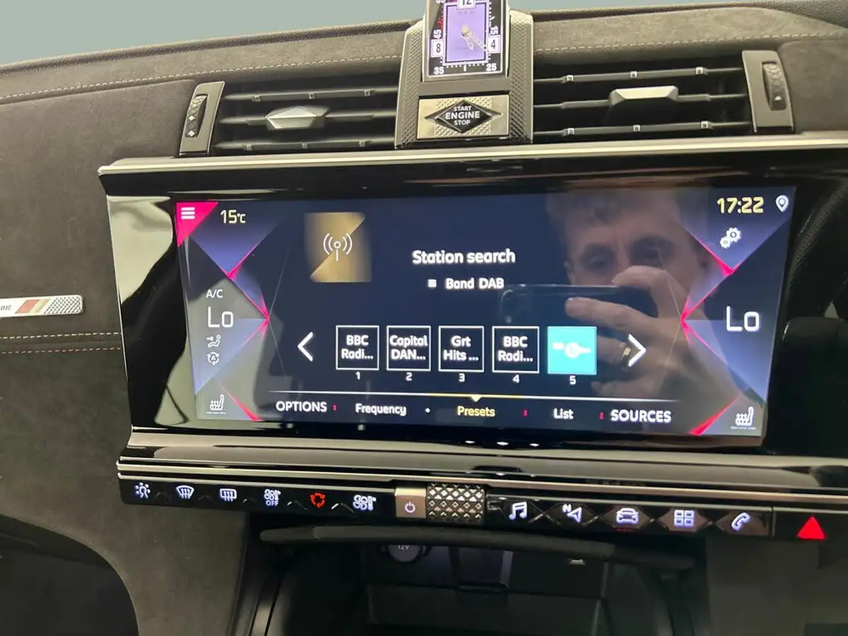 2022-ds-ds-7-crossback-15-bluehdi-performance-line-big-21