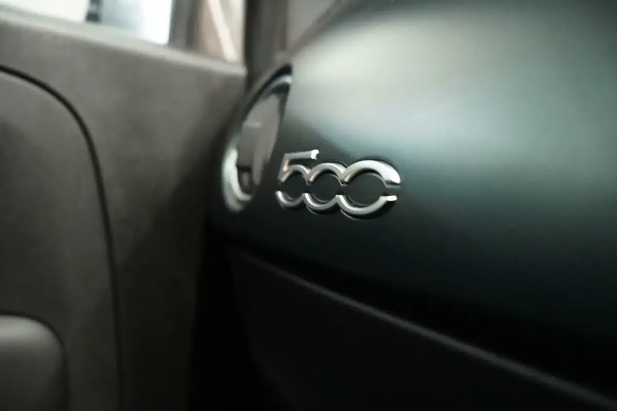 2020-fiat-500-10-rockstar-big-30
