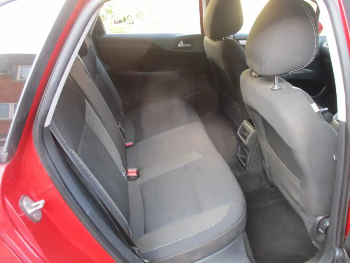 2017-citroen-c4-12-puretech-feel-big-20