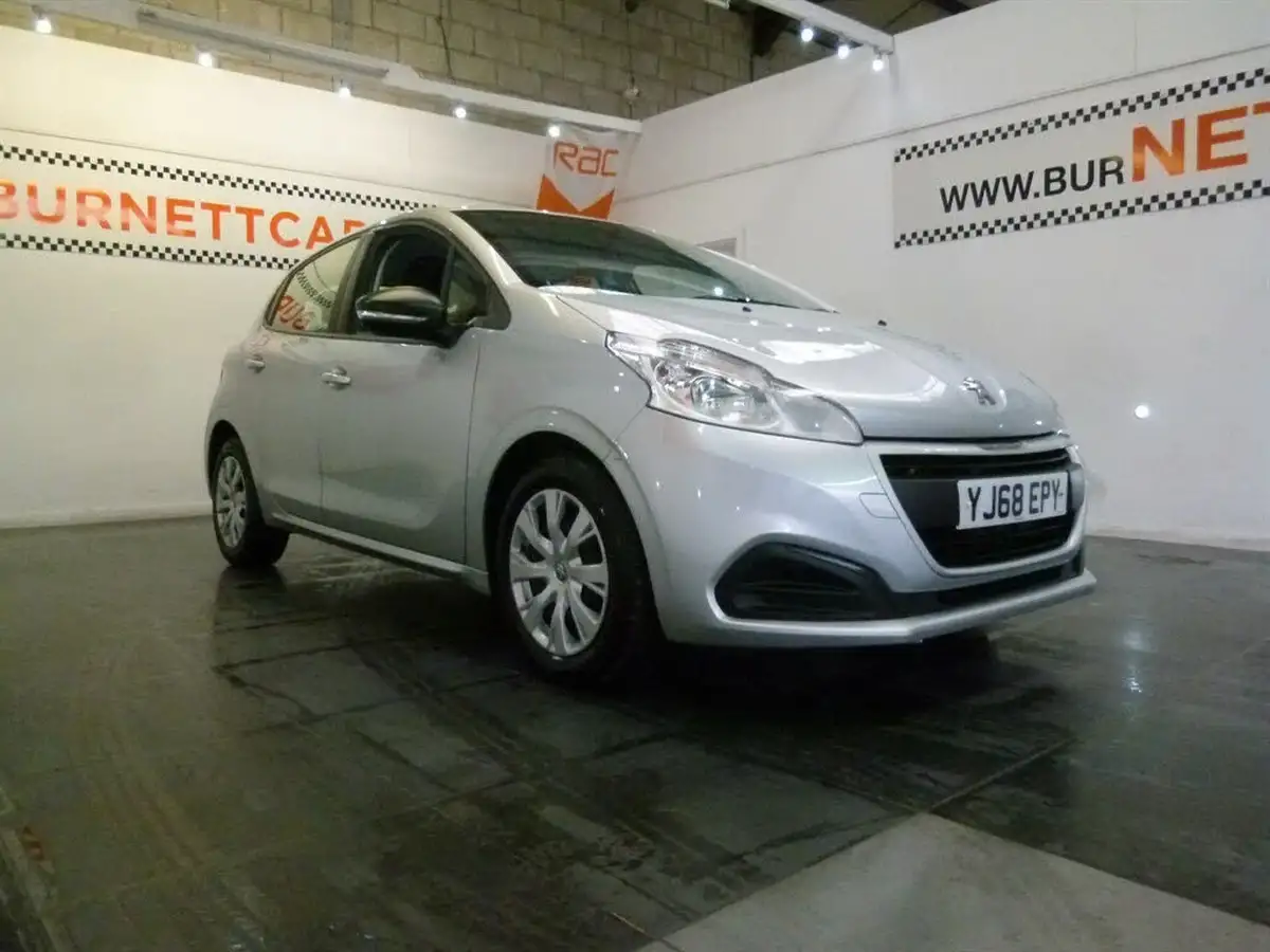2017-peugeot-208-16bluehdi-access-ac-5d-big-8