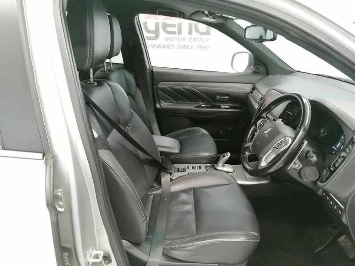 2018-mitsubishi-outlander-24-4hs-phev-big-10