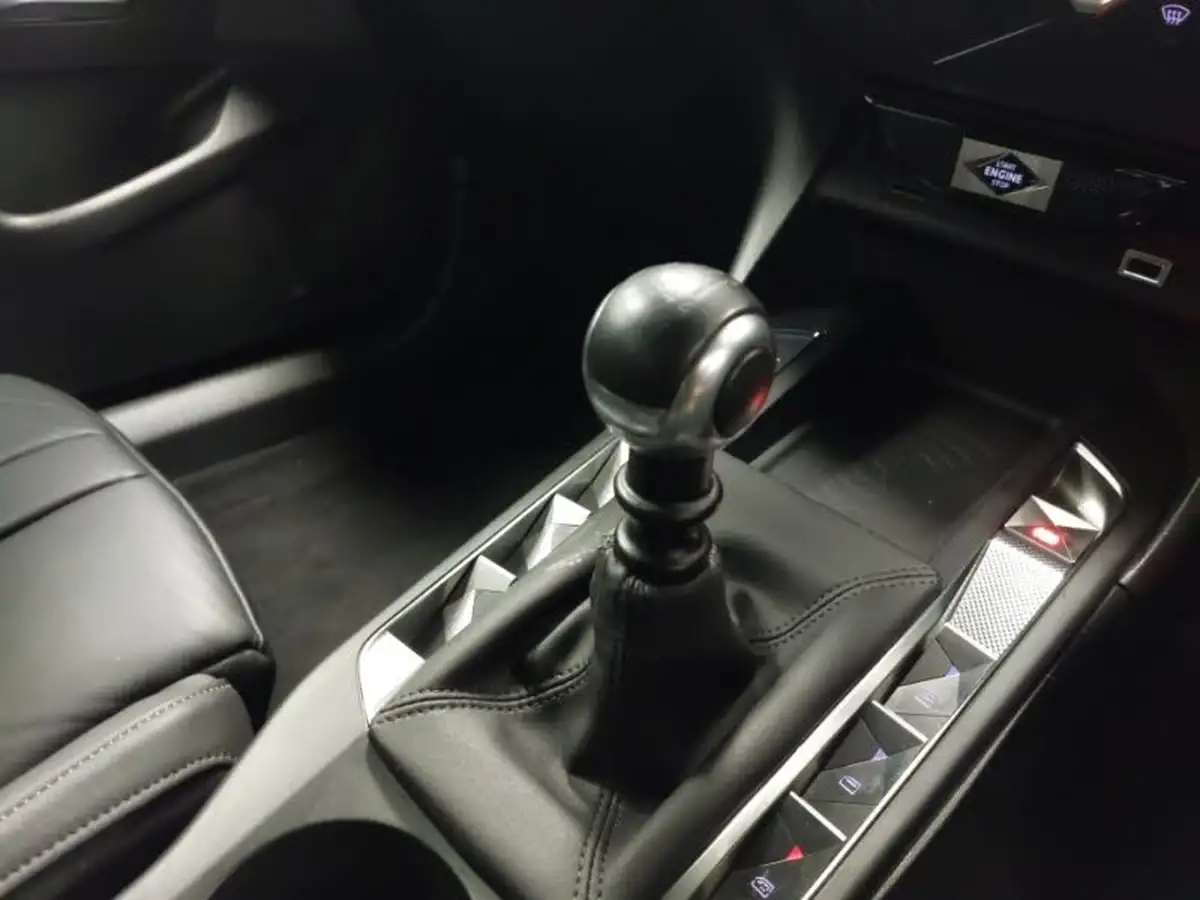 2019-ds-ds-3-crossback-12-puretech-prestige-100ps-big-17