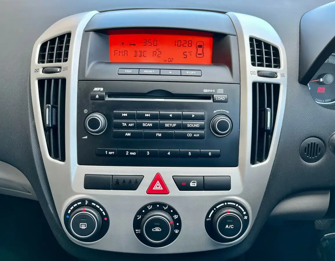 2009-kia-ceed-16-sr-7-big-13