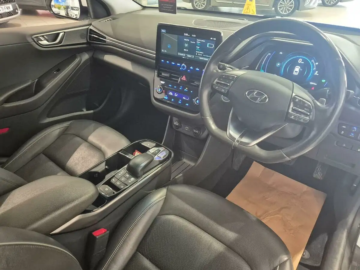 2021-hyundai-ioniq-e-premium-se-electric-100kw-big-17