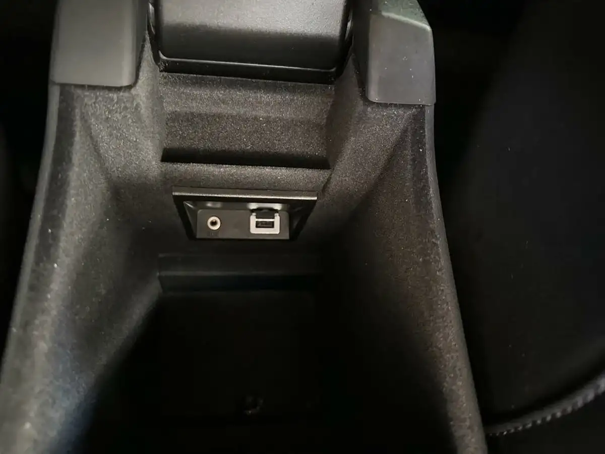 2016-volvo-xc60-20td-d4-se-nav-geartronic-big-40