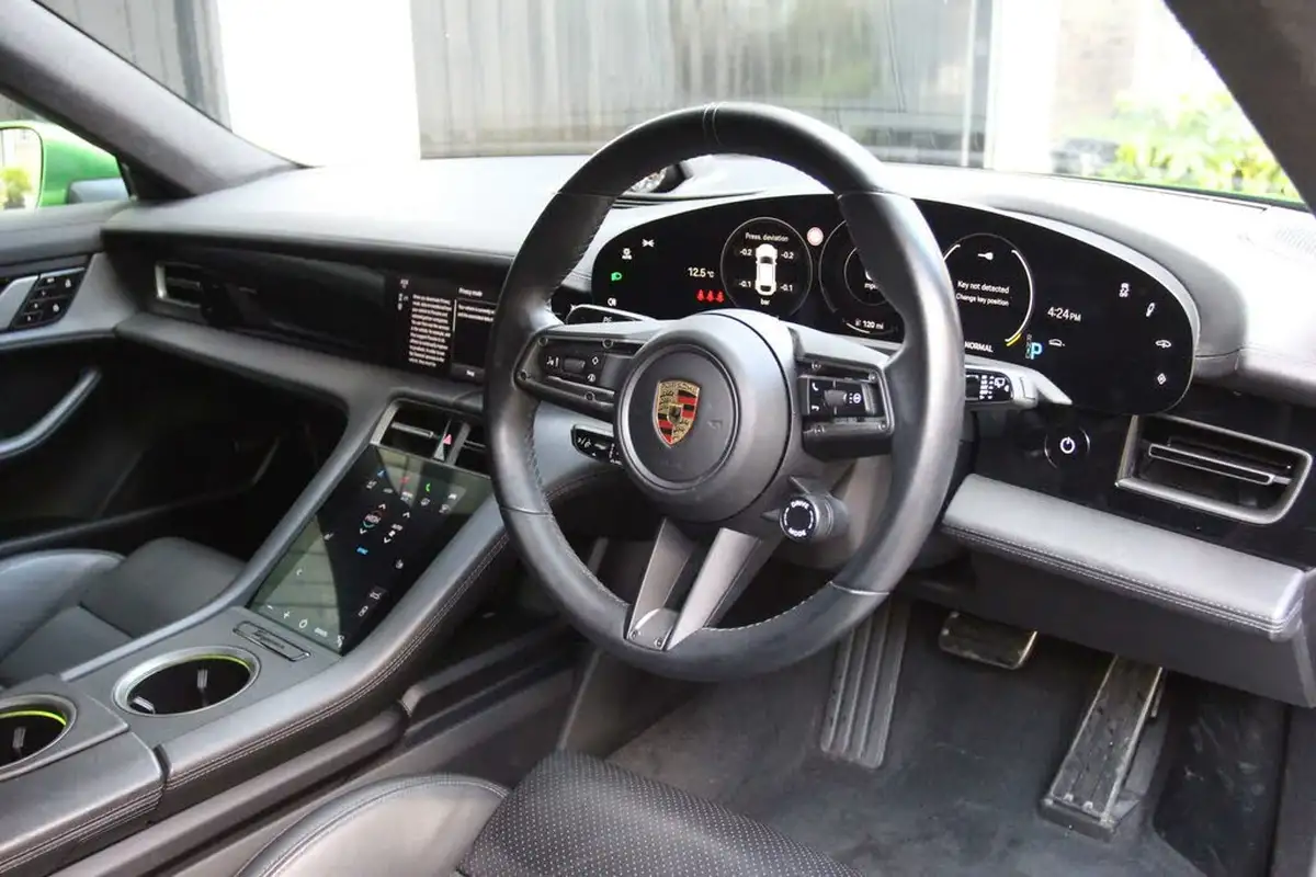 2021-porsche-taycan-e-turbo-cross-turismo-awd-big-33