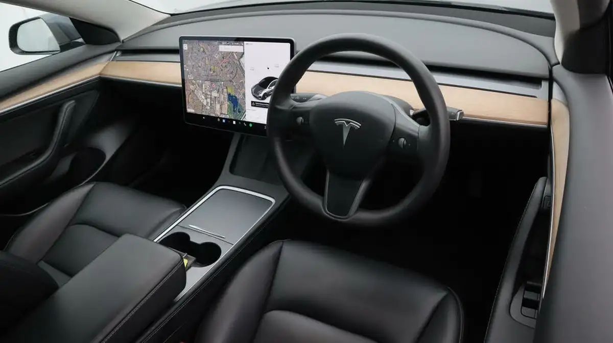 2021-tesla-model-3-e-long-range-awd-big-9
