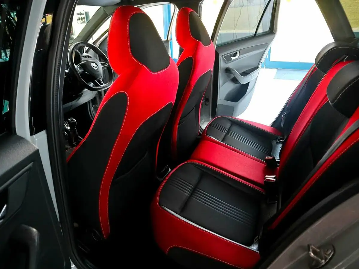 2019-skoda-fabia-10-tsi-monte-carlo-109ps-estate-big-23