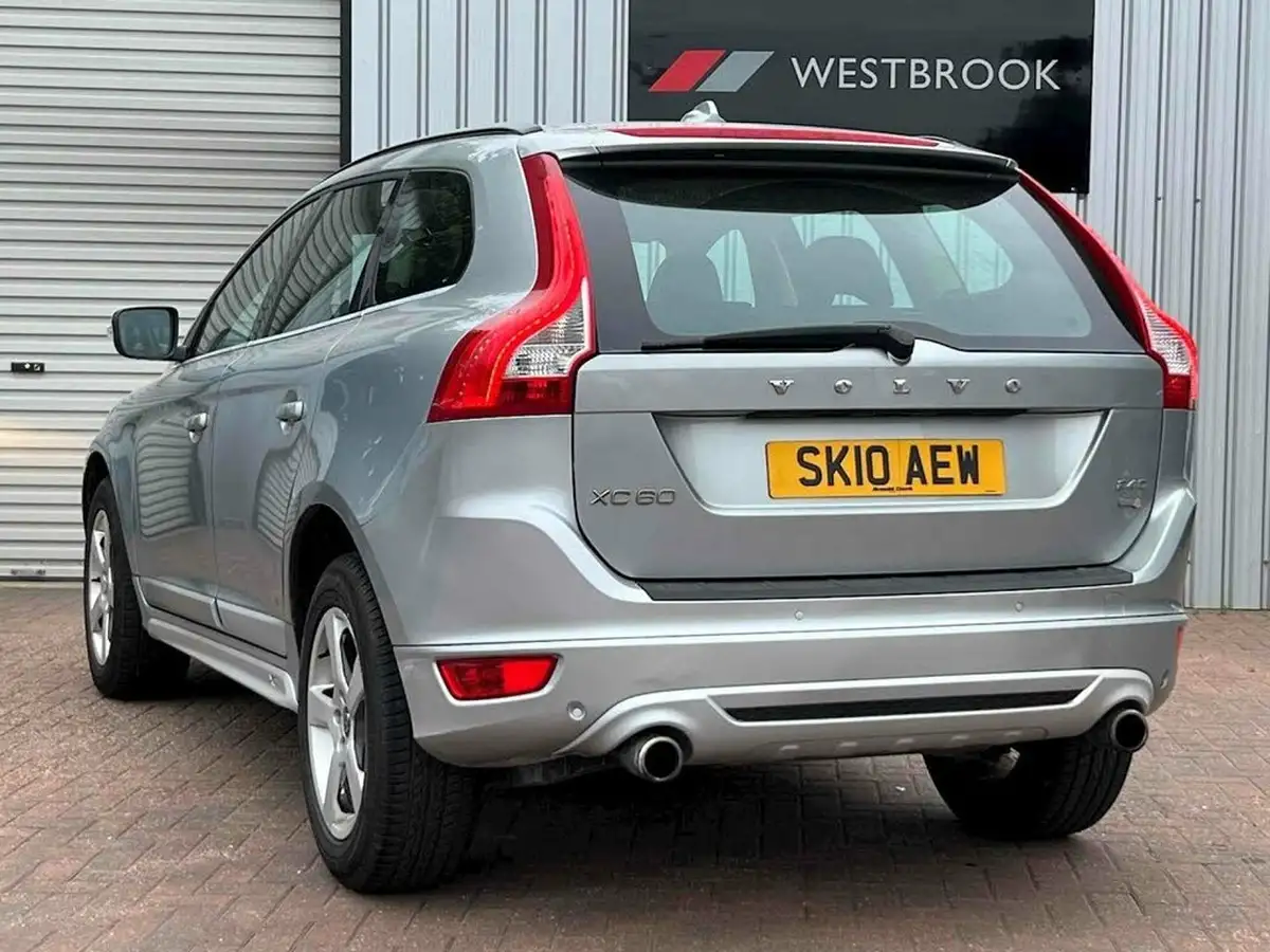 2010-volvo-xc60-24td-d-drive-r-design-big-4