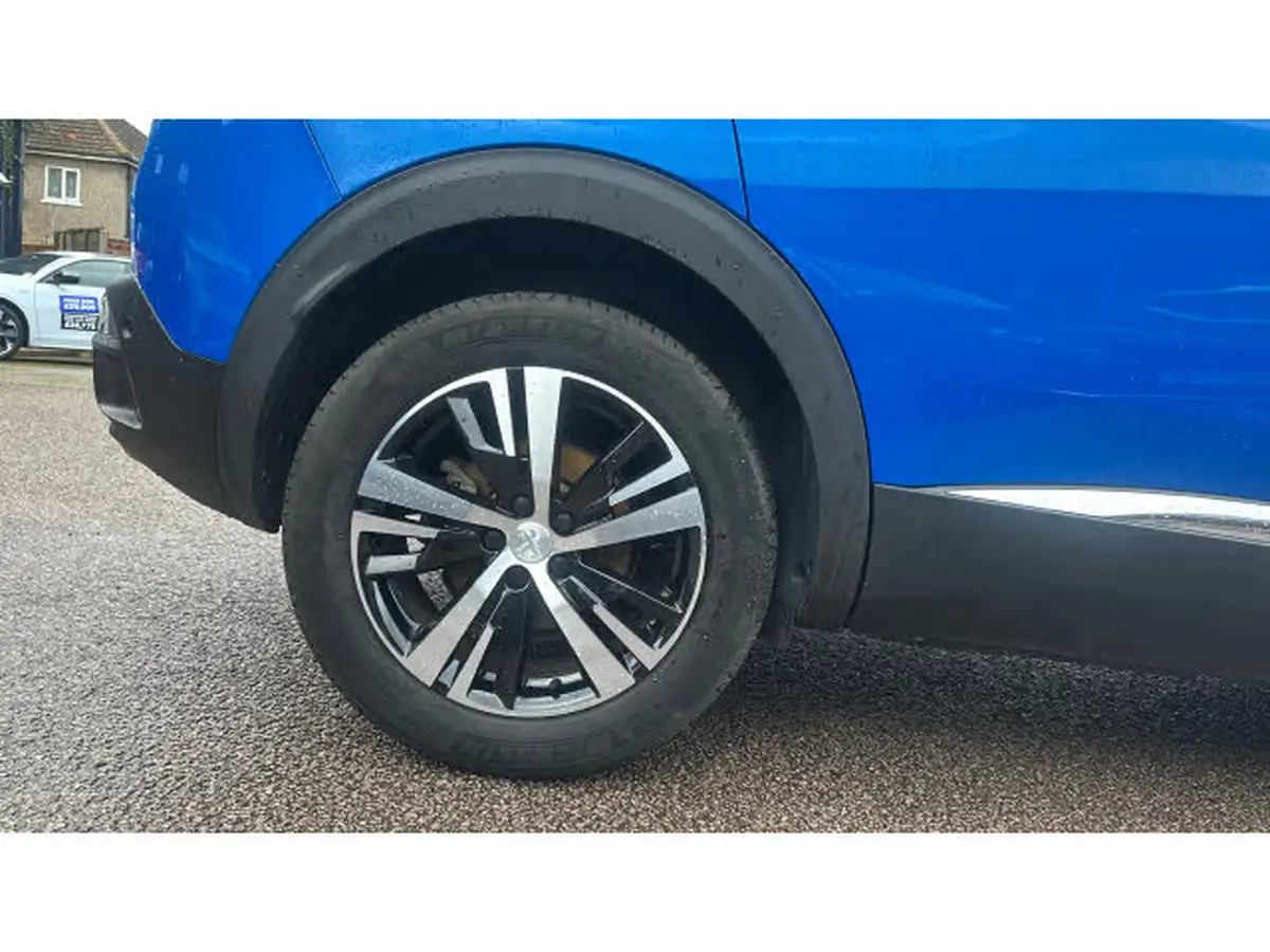2023-peugeot-3008-suv-15-bluehdi-gt-eat8-big-6