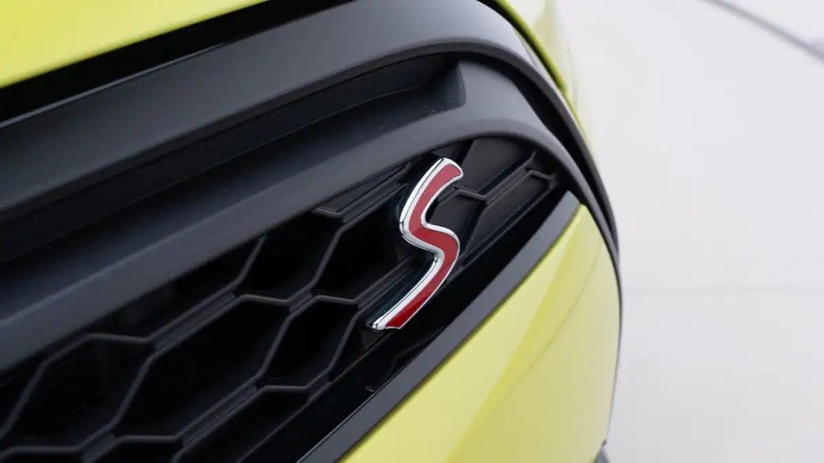 2022-mini-cooper-20-cooper-s-exclusive-convertible-2d-auto-big-26