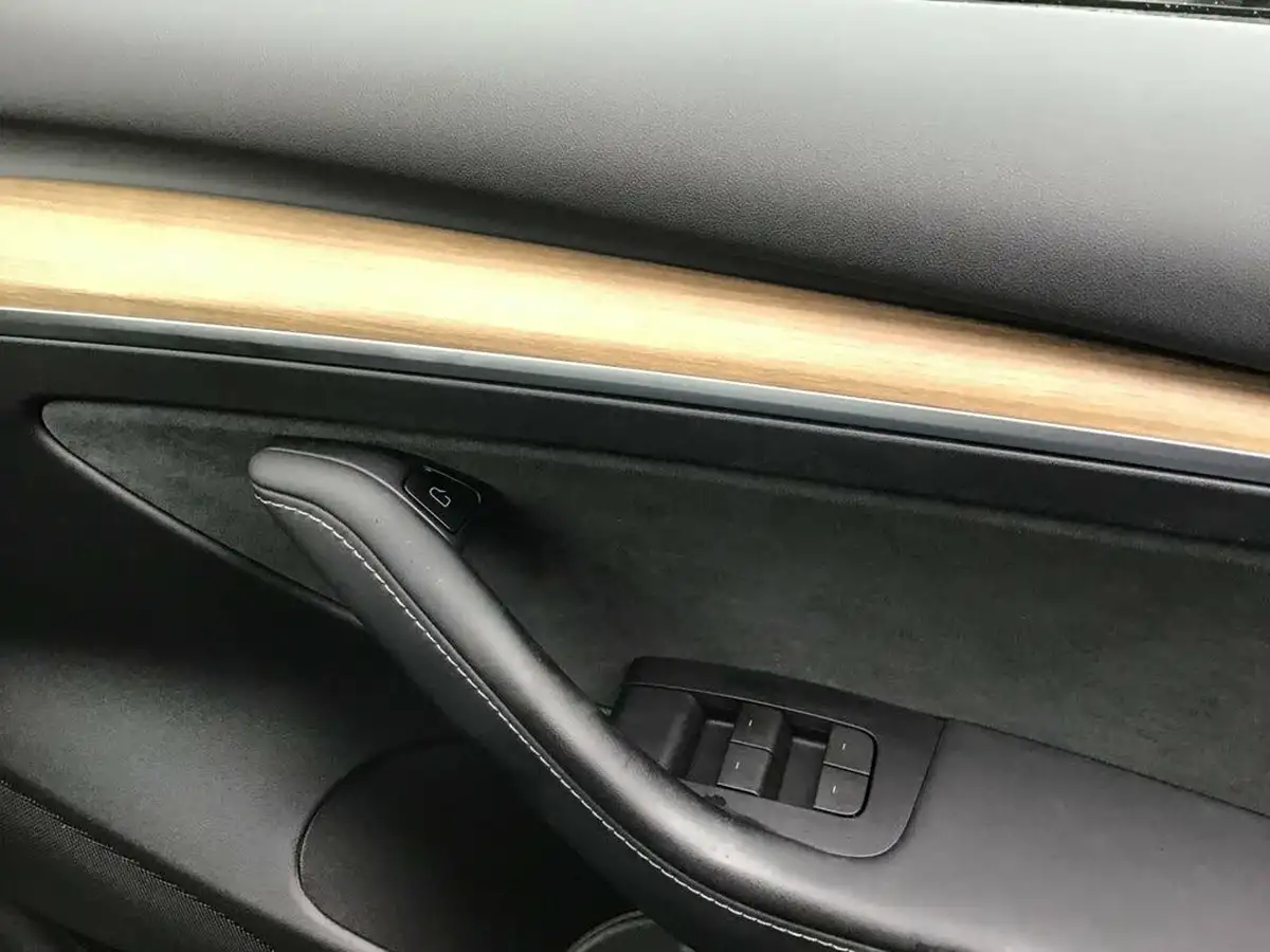 2021-tesla-model-3-e-long-range-awd-big-15