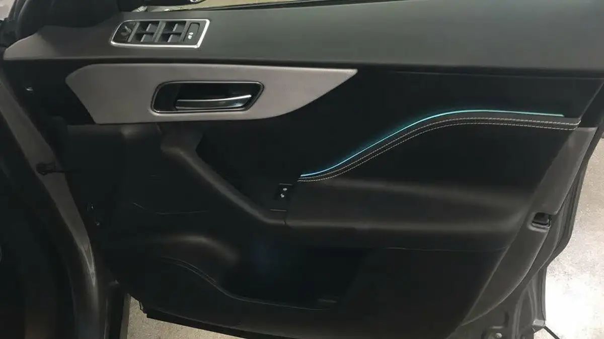 2019-jaguar-f-pace-20-i4d-r-sport-180ps-awd-auto-big-24