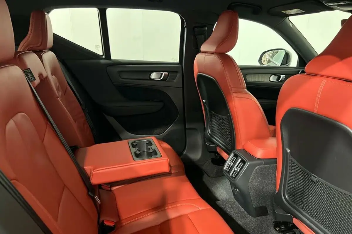 2020-volvo-xc40-15-t3-inscription-big-35