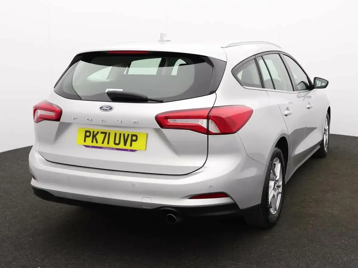 2020-ford-focus-15-zetec-120ps-estate-big-4
