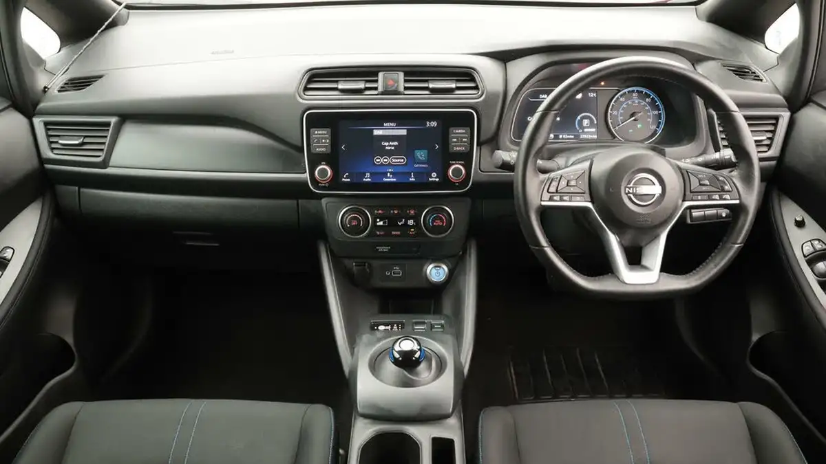 2022-nissan-leaf-e-acenta-39kwh-big-13