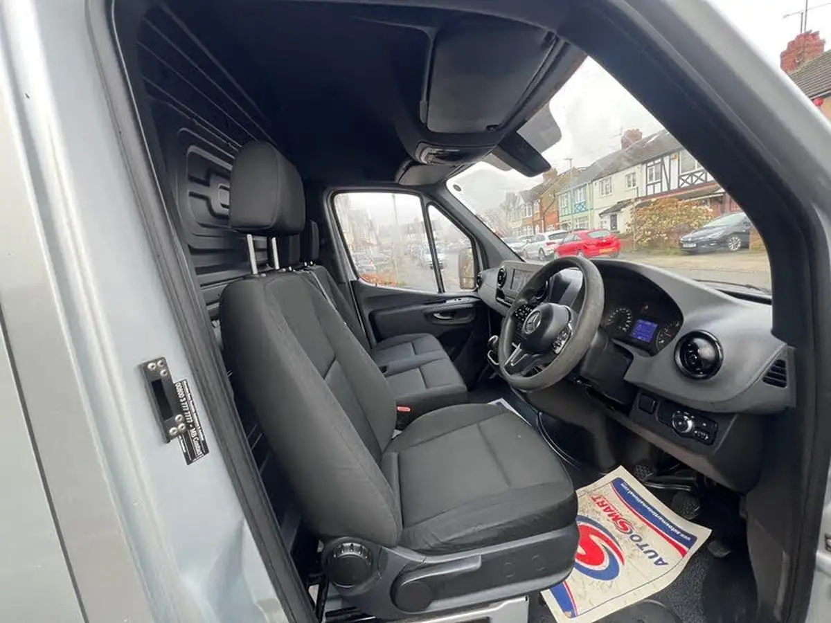 2019-mercedes-benz-sprinter-21cdi-314-l1h1-143pseu6c-panel-van-big-31