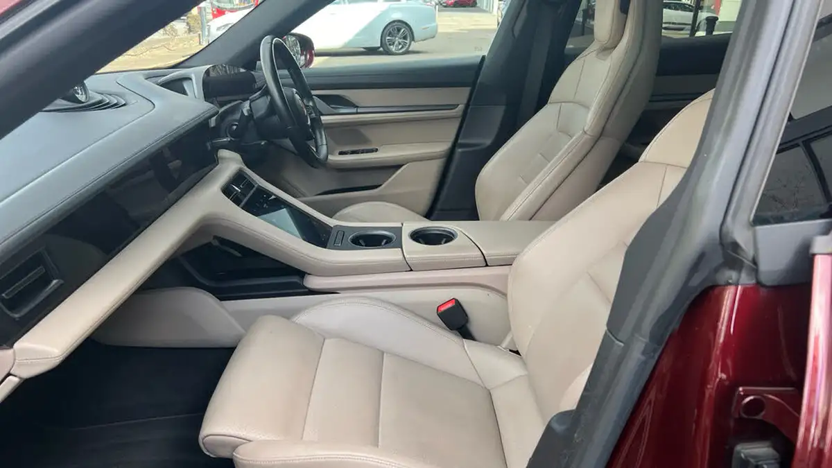 2021-porsche-taycan-e-4s-571ps-performance-battery-plus-big-2