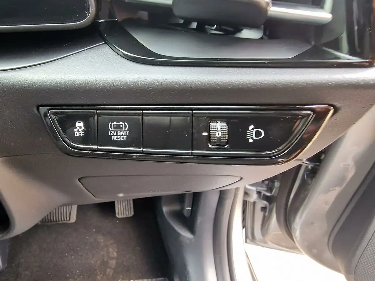 2024-kia-niro-16-gdi-139bhp-hev-132kwh-big-17