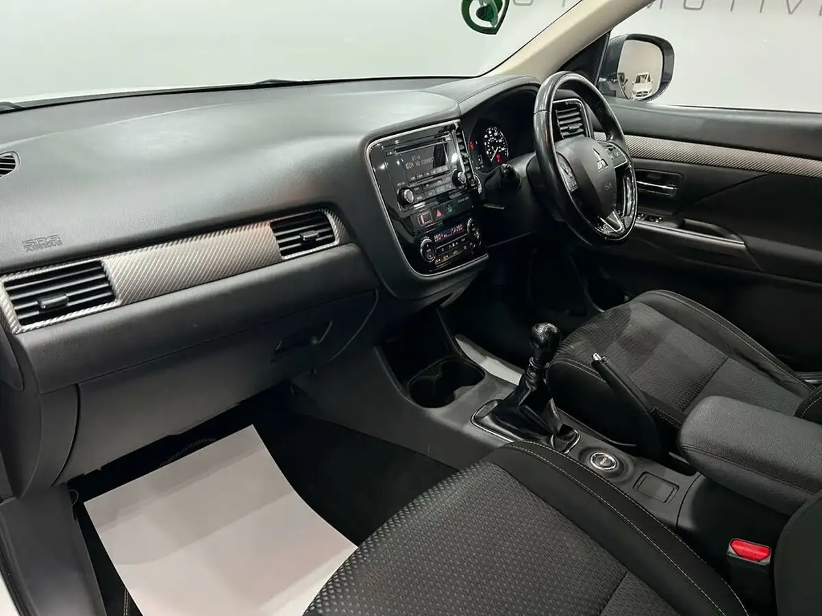 2016-mitsubishi-outlander-22di-d-gx3-7st-big-44