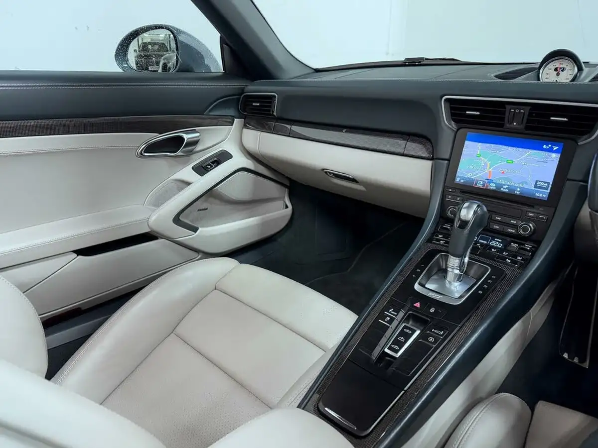 2017-porsche-911-38-turbo-s-cabriolet-big-35