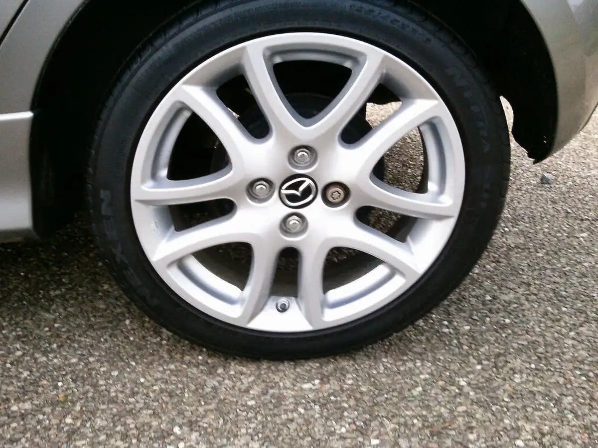 2014-mazda-mazda2-13-tamura-5d-big-20