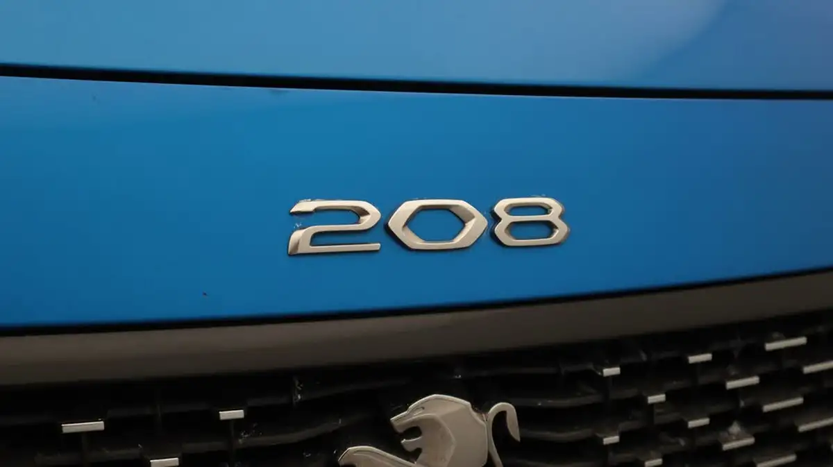 2020-peugeot-208-12-puretech-gt-line-100bhp-eat8-big-20
