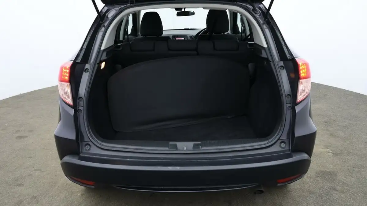 2018-honda-hr-v-15-i-vtec-s-big-16