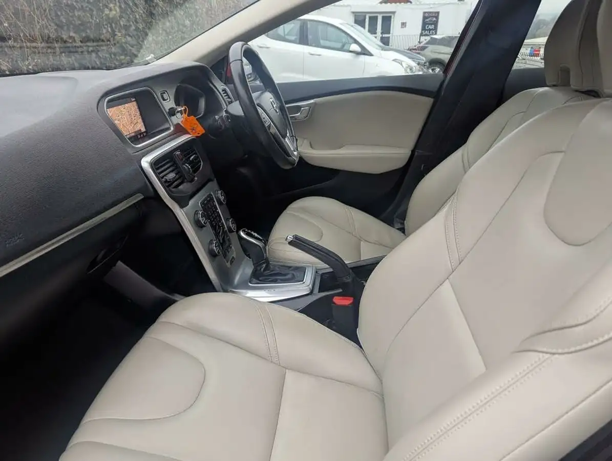 2017-volvo-v40-15-t3-inscription-big-13