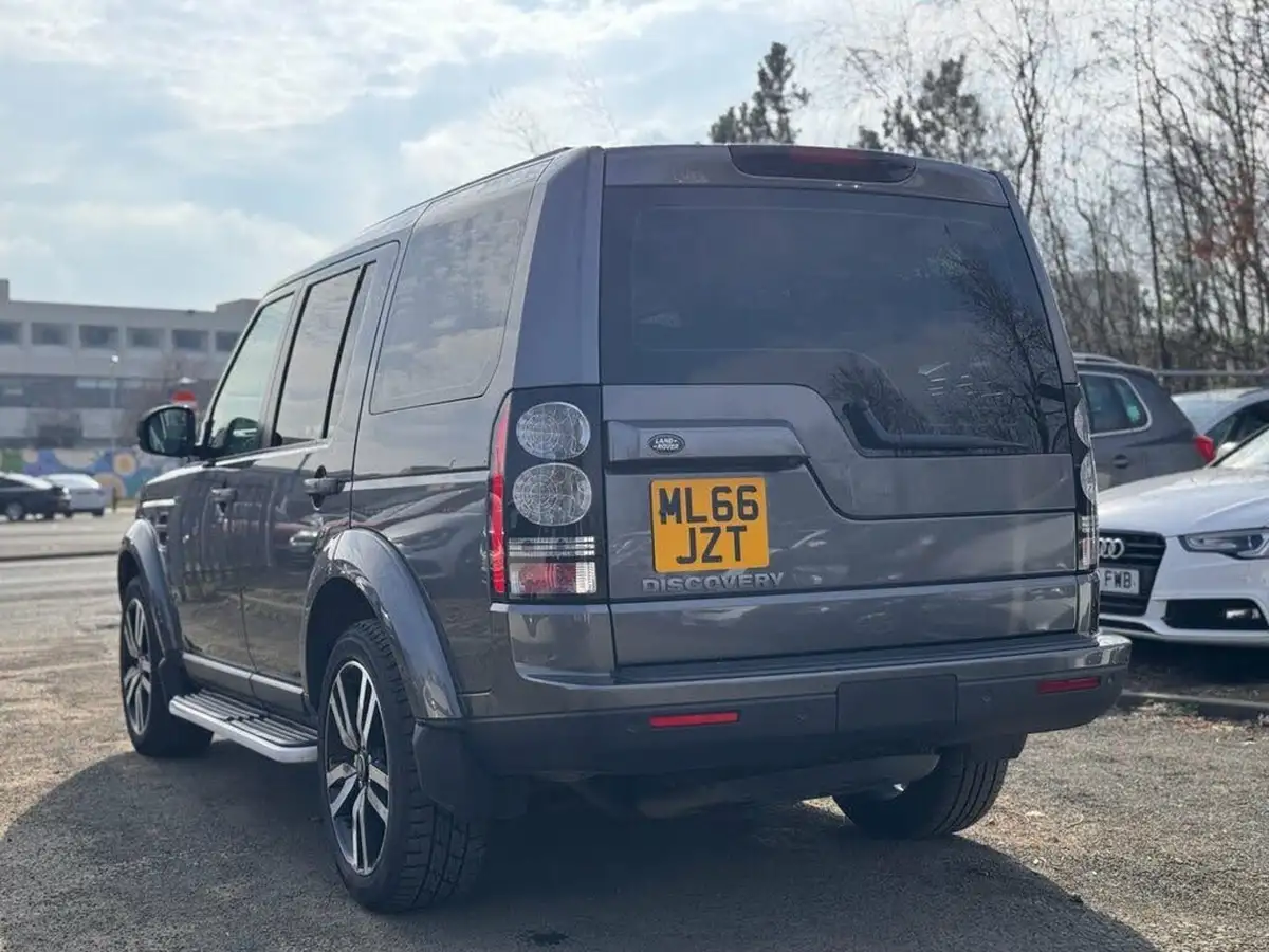 2016-land-rover-discovery-4-30-sd-v6-graphite-big-4