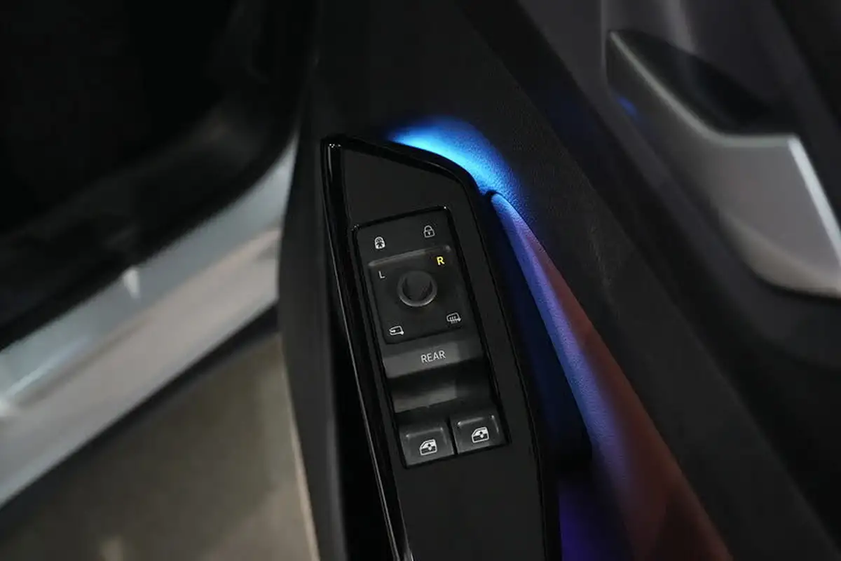 2021-volkswagen-id4-e-first-edition-big-28