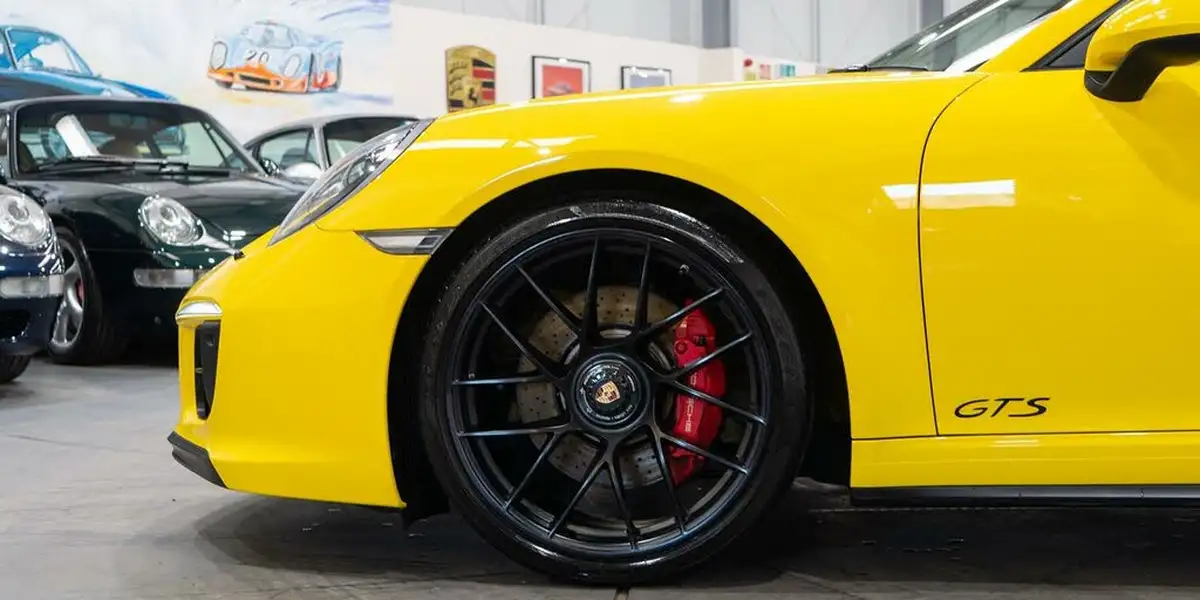 2018-porsche-911-30-carrera-gts-coupe-big-8