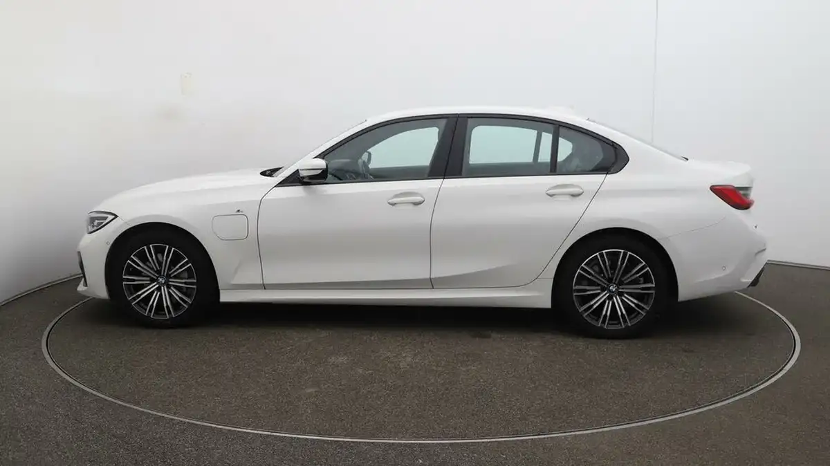 2020-bmw-3-series-20-330e-m-sport-saloon-4d-big-56