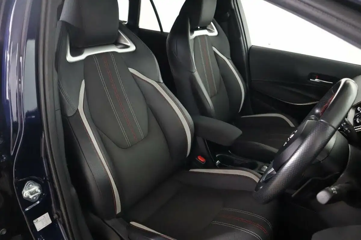 2021-toyota-corolla-20-vvt-i-gr-sport-18in-alloy-wheelstrk-touring-sports-big-18