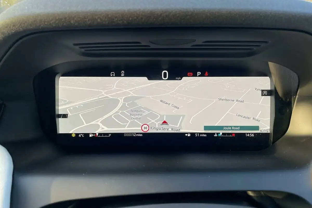 2024-land-rover-discovery-sport-20-d200-dynamic-hse-big-23