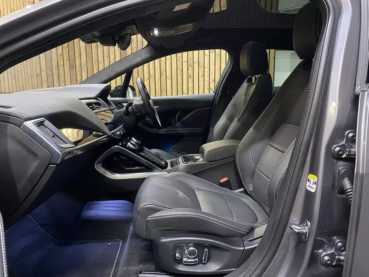 2022-jaguar-i-pace-ev400-hse-black-big-45