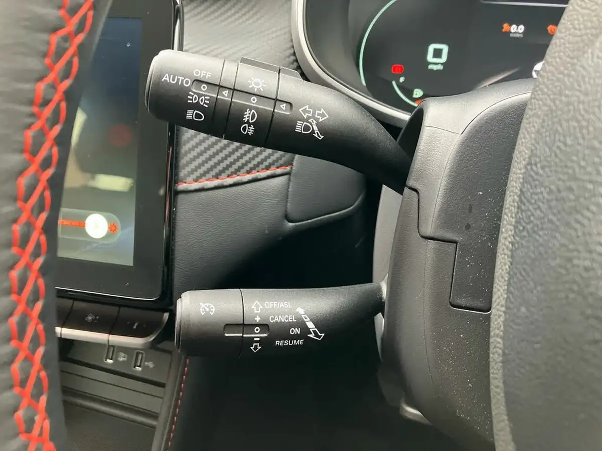 2024-mg-zs-suv-15-vti-tech-exclusive-big-32
