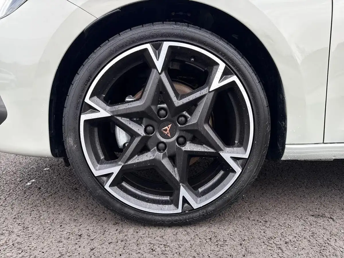 2024-cupra-leon-nf-15-etsi-v2-estate-big-22