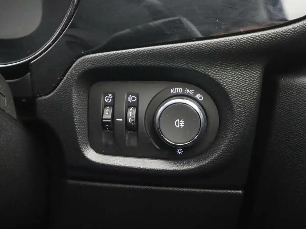 2020-vauxhall-corsa-e-se-nav-11kw-big-36