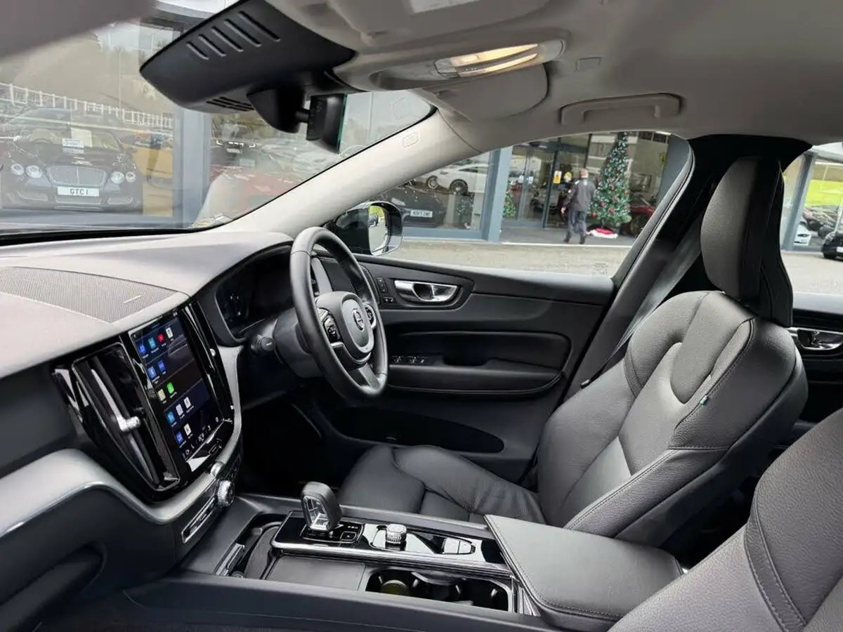 2023-volvo-xc60-20-b5-plus-big-19