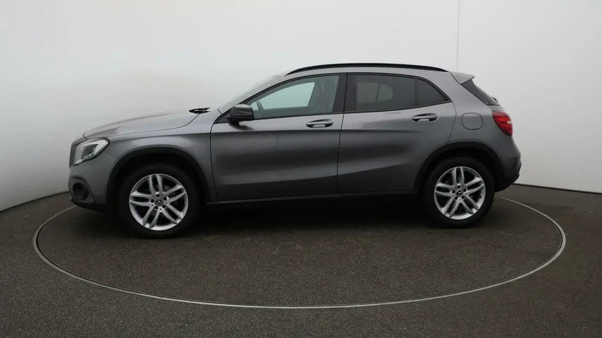 2019-mercedes-benz-gla-class-16-gla-180-urban-edition-7g-dct-big-4