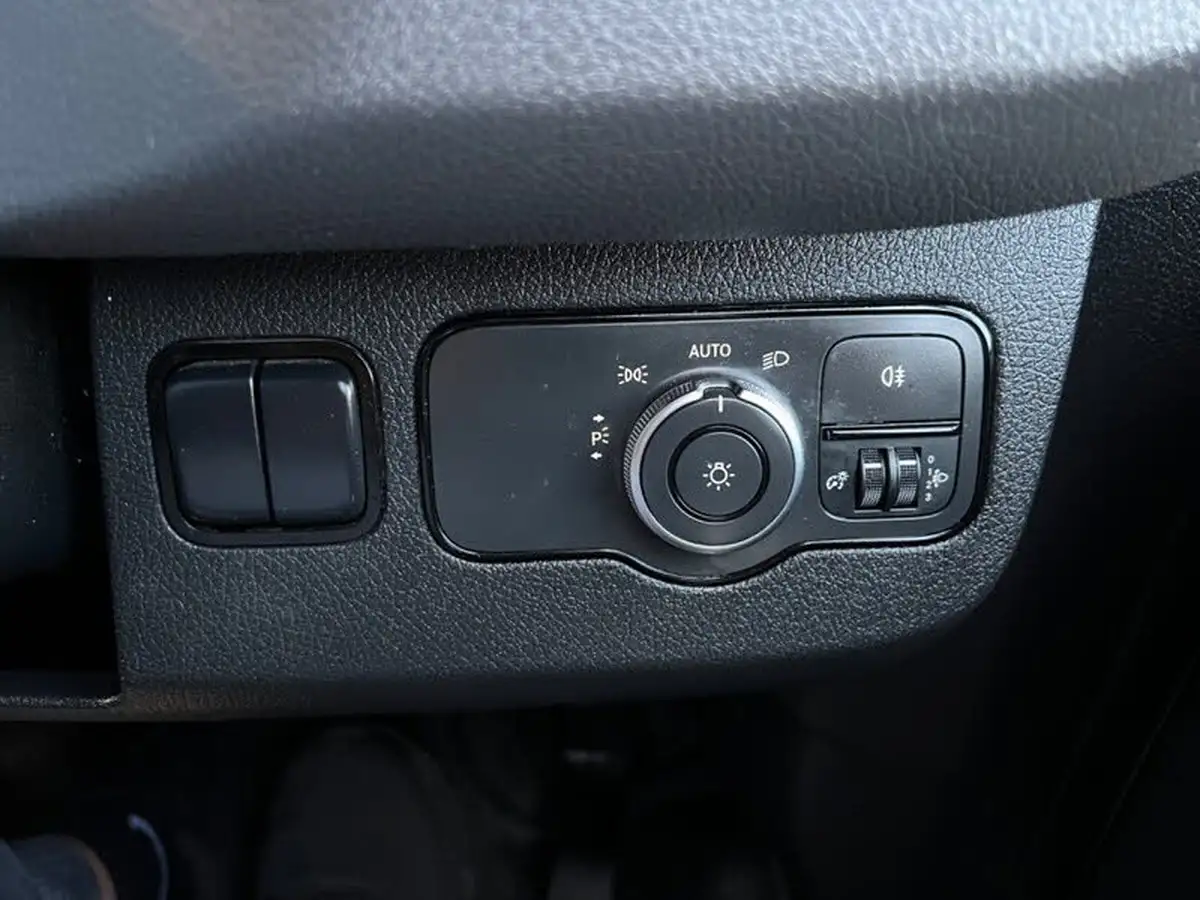 2020-mercedes-benz-sprinter-21cdi-314-l1h1-panel-van-big-52