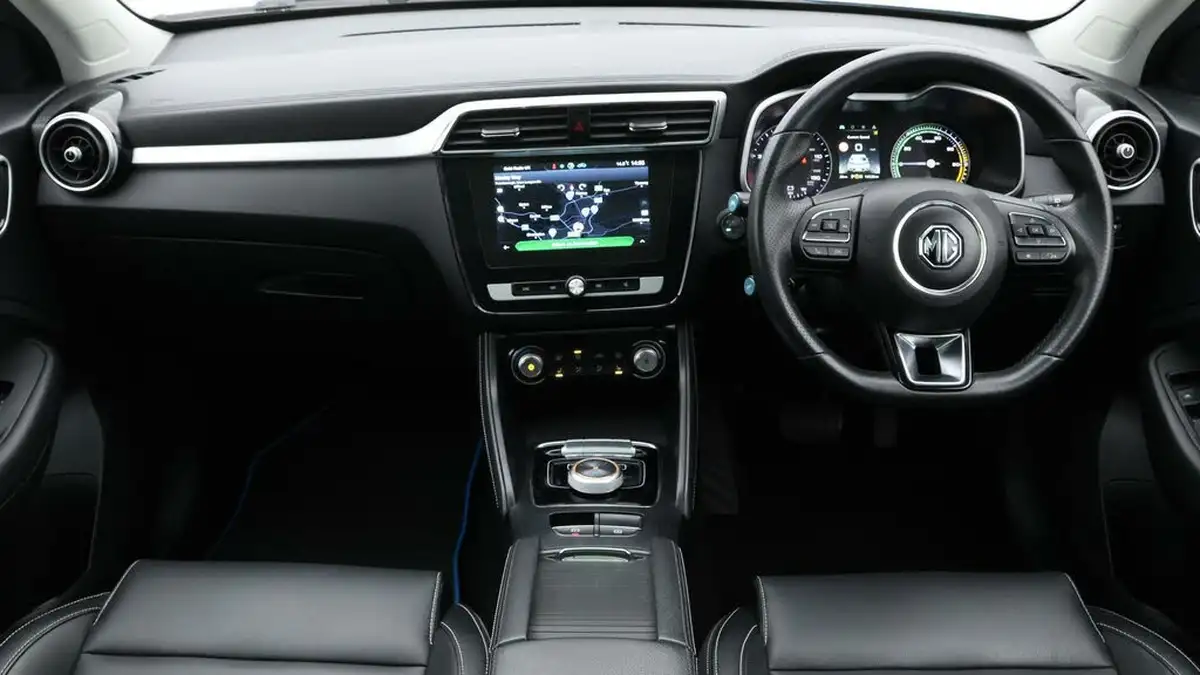 2021-mg-zs-suv-e-exclusive-ev-big-13