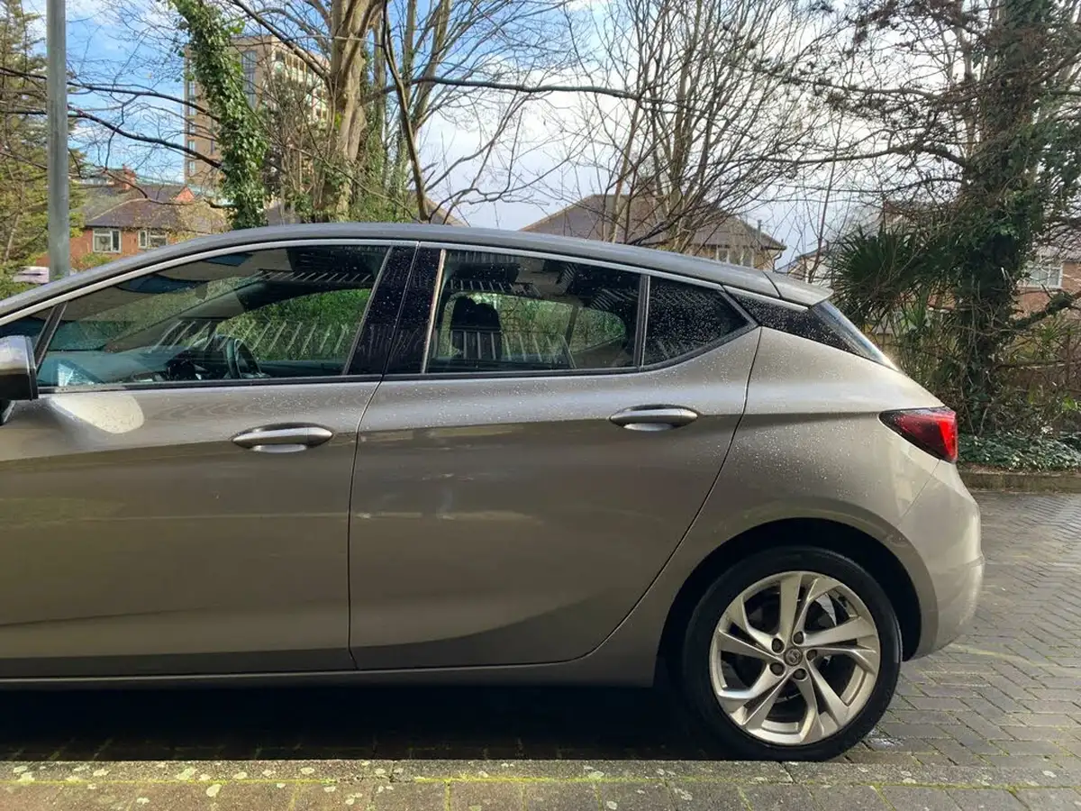 2017-vauxhall-astra-10i-turbo-sri-ecoflex-ss-hatchback-big-5