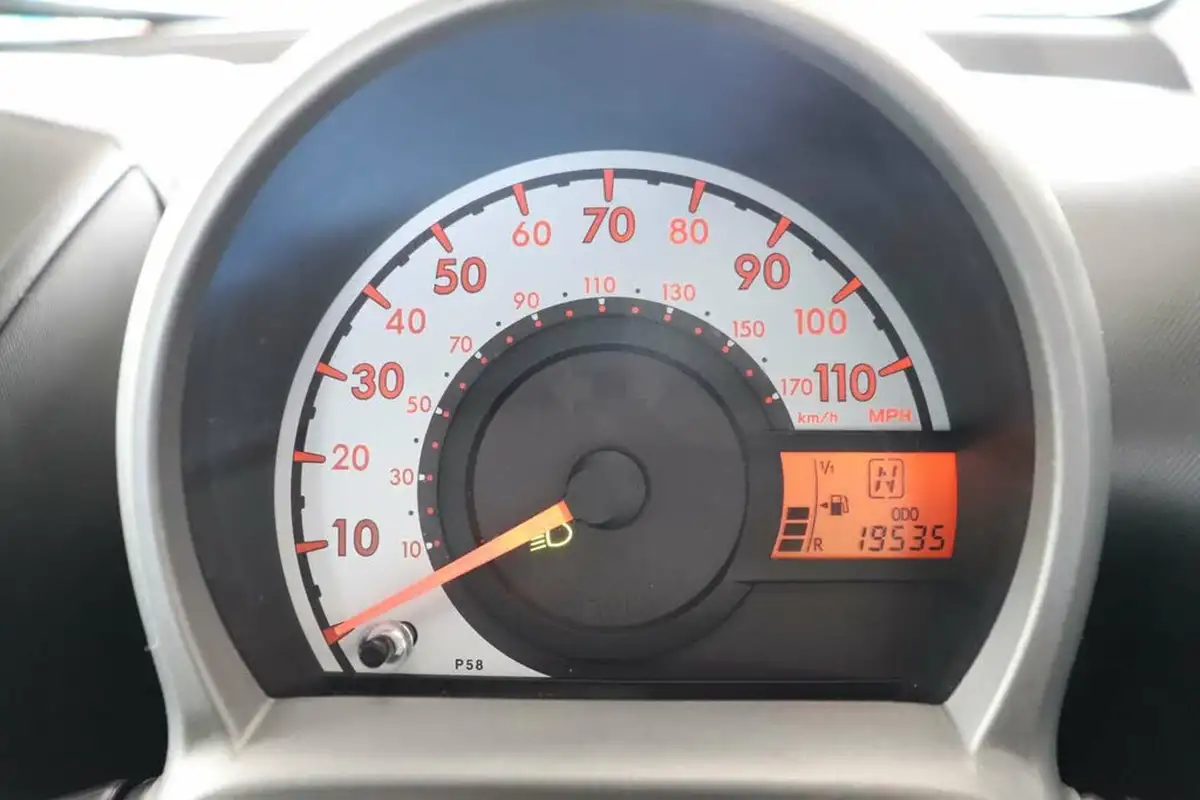 2012-toyota-aygo-10-aygo-ice-vvt-i-5d-mm-big-34