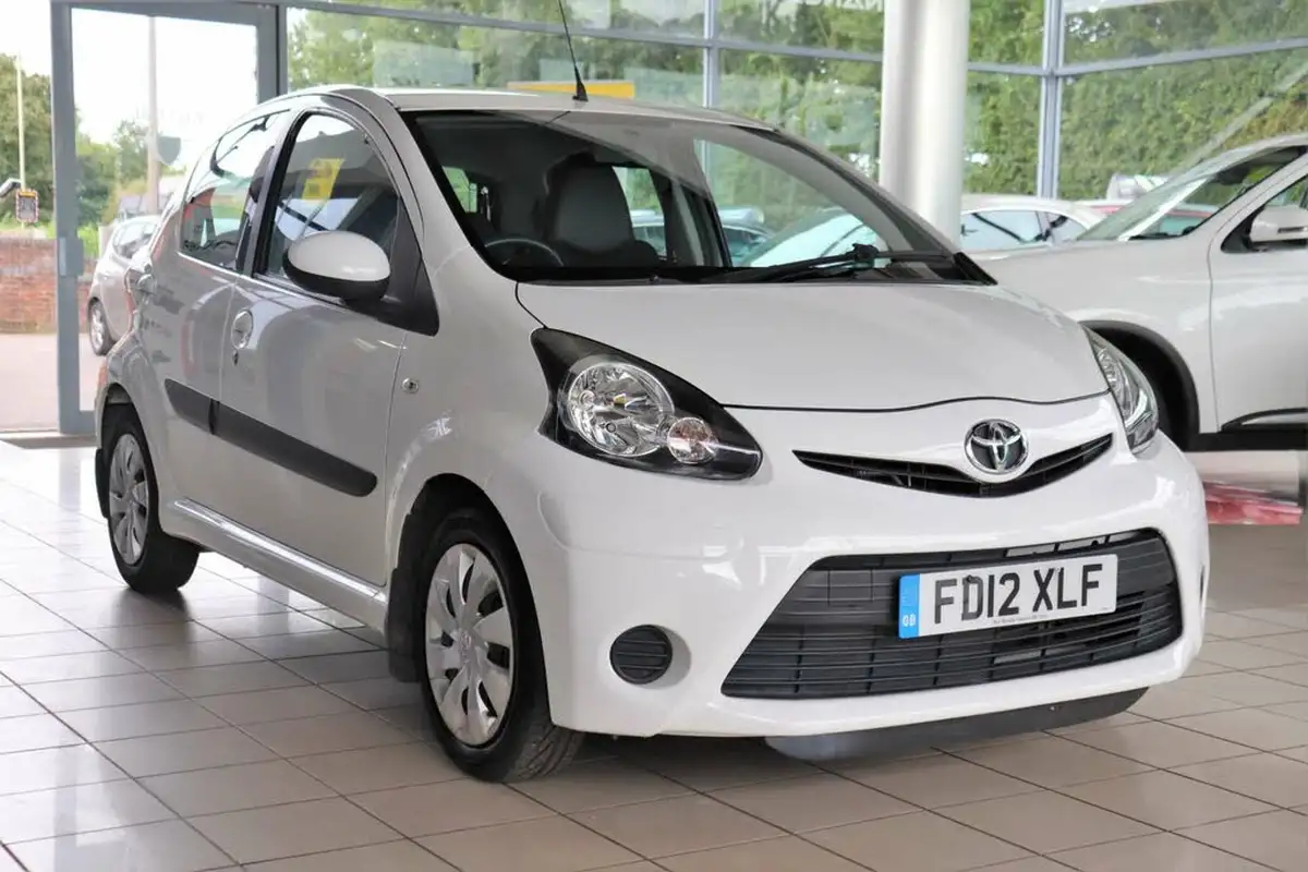2012-toyota-aygo-10-aygo-ice-vvt-i-5d-mm-big-10