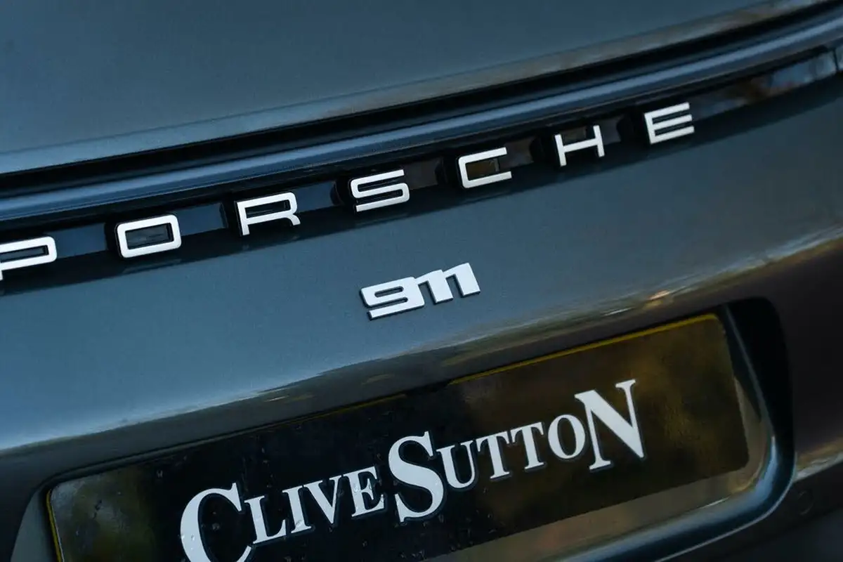 2023-porsche-911-30-carrera-coupe-big-19