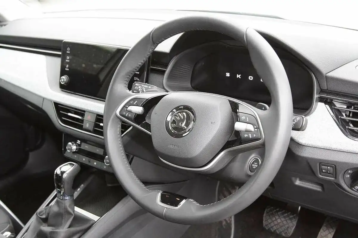 2024-skoda-kamiq-10-tsi-se-116ps-dsg-big-5